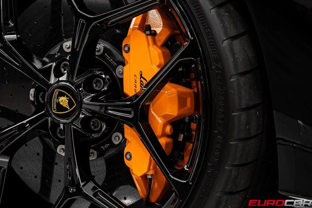 2025 Lamborghini Revuelto - Image 25 of 31
