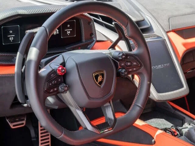 2025 Lamborghini Revuelto - Image 28 of 31