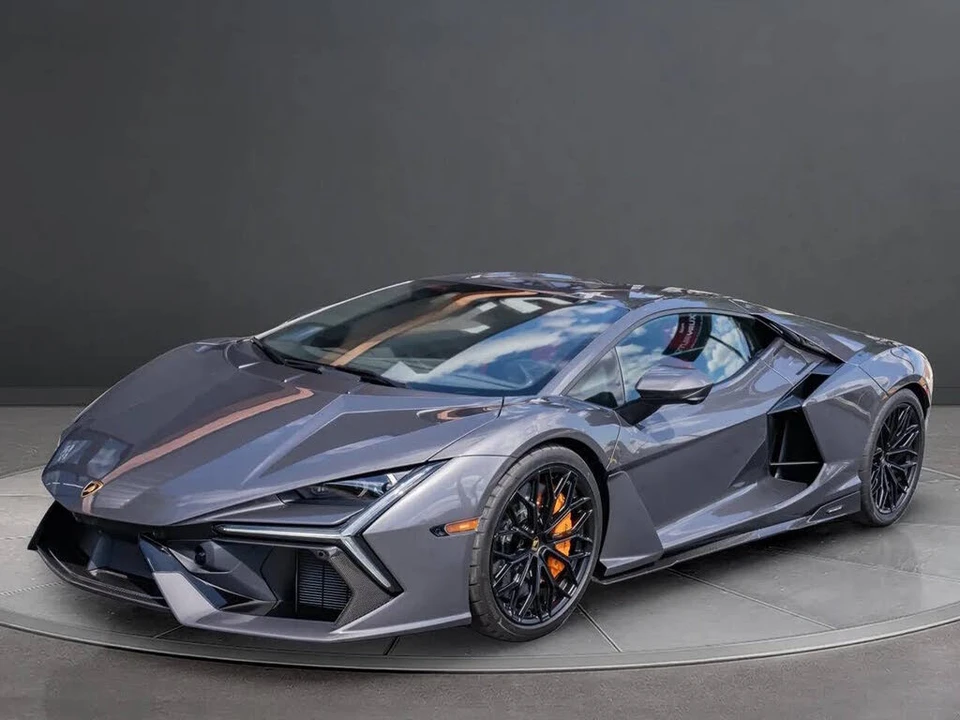 2025 Lamborghini Revuelto - Image 3 of 31