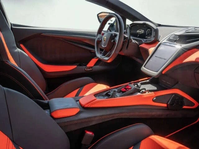 2025 Lamborghini Revuelto - Image 26 of 31