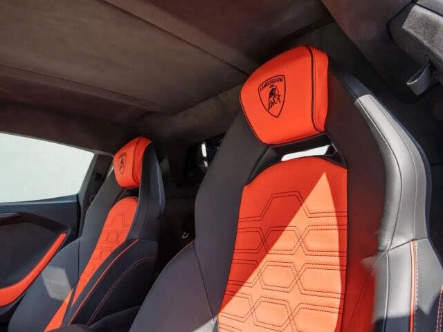 2025 Lamborghini Revuelto - Image 21 of 31