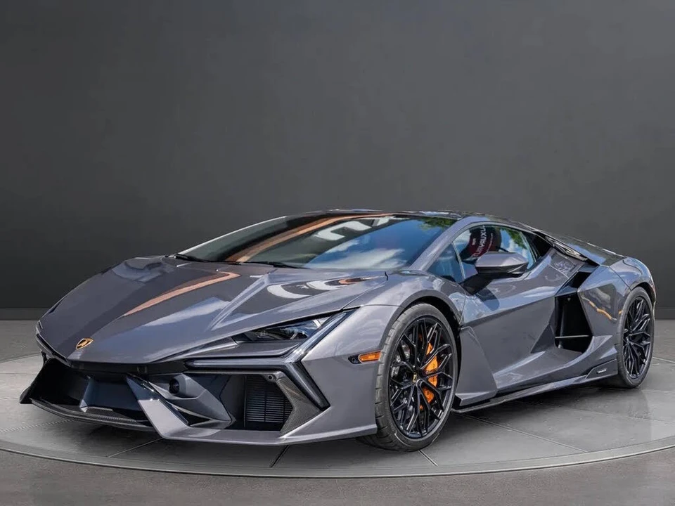 2025 Lamborghini Revuelto - Image 2 of 31