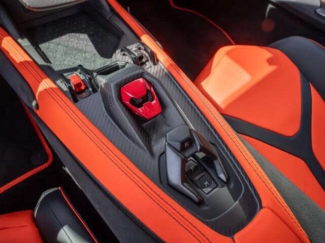 2025 Lamborghini Revuelto - Image 23 of 31