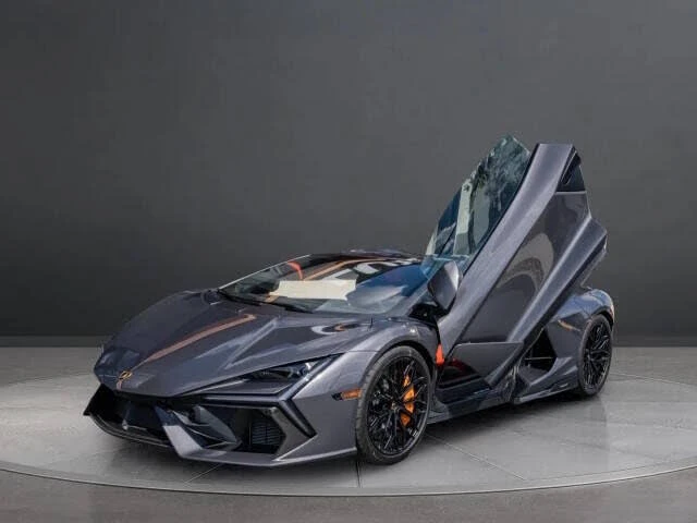 2025 Lamborghini Revuelto - Image 16 of 31
