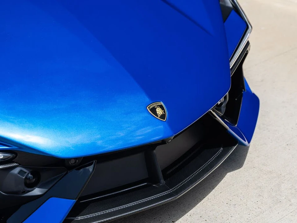 2025 Lamborghini Revuelto - Image 29 of 31