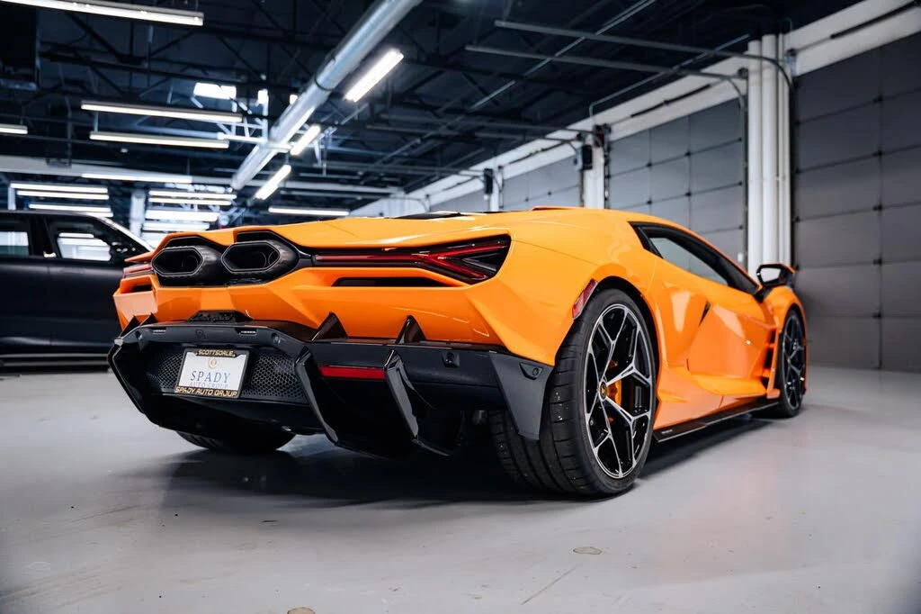 2025 Lamborghini Revuelto - Image 5 of 31