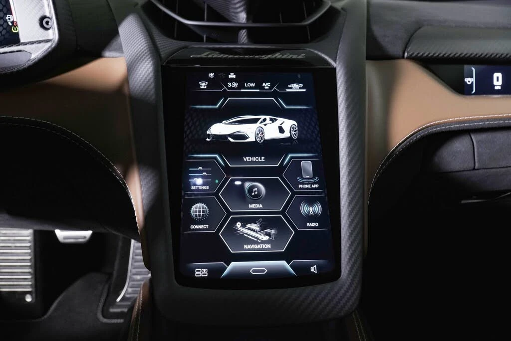 2025 Lamborghini Revuelto - Image 20 of 28