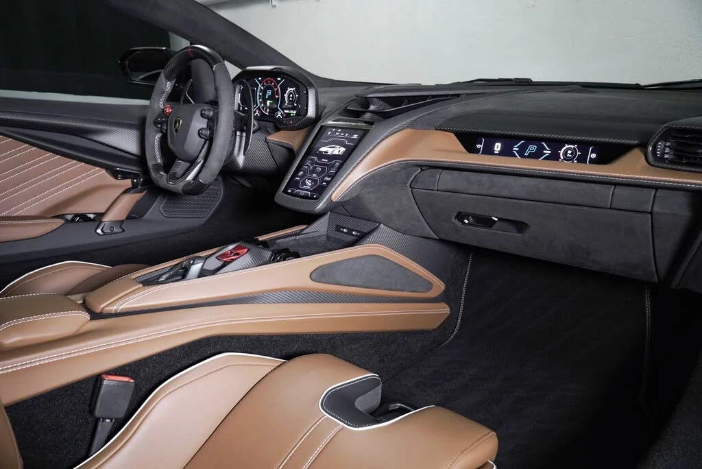 2025 Lamborghini Revuelto - Image 18 of 28