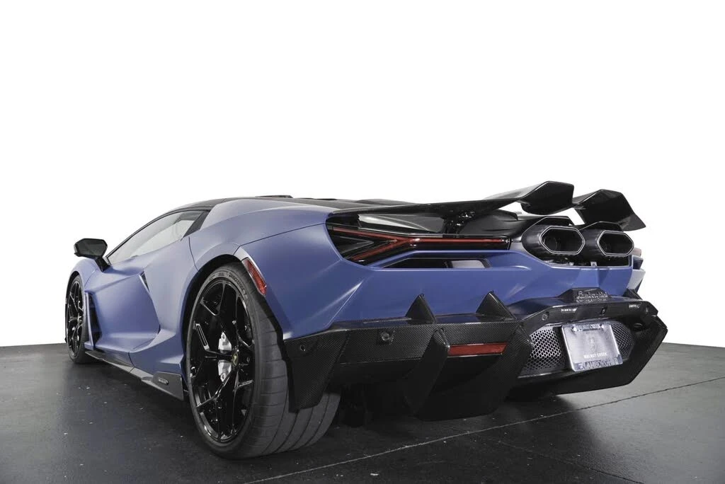 2025 Lamborghini Revuelto - Image 8 of 28