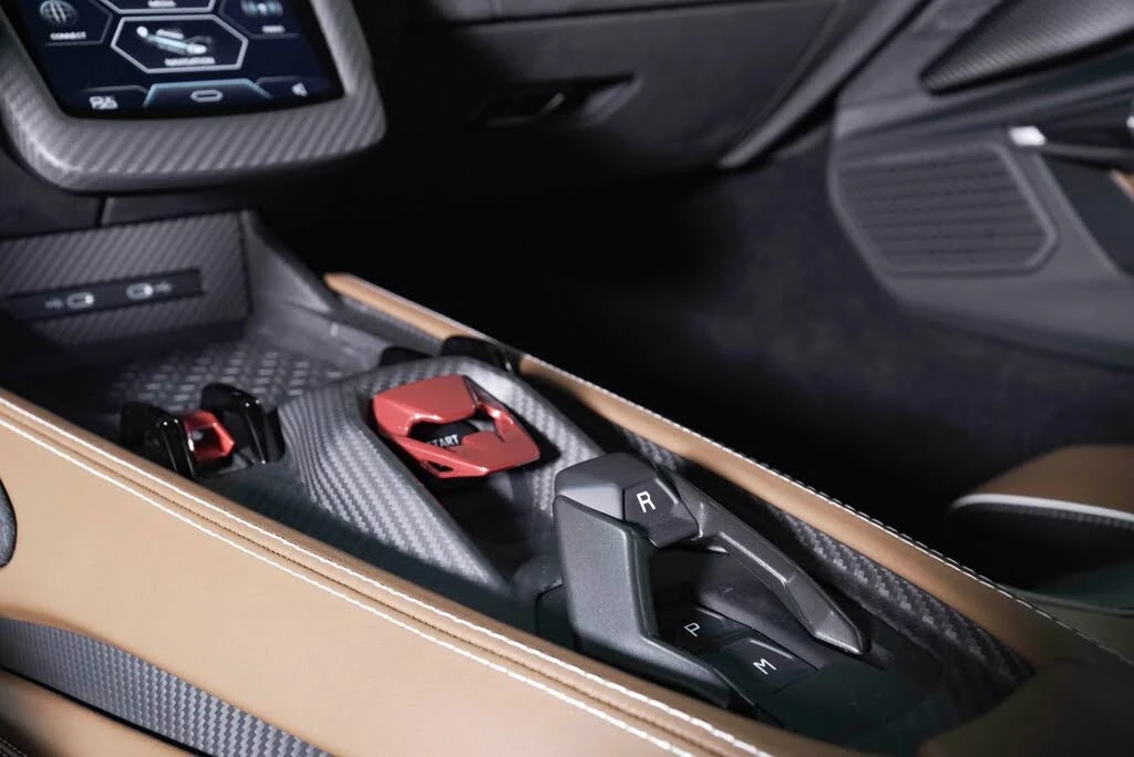 2025 Lamborghini Revuelto - Image 19 of 28