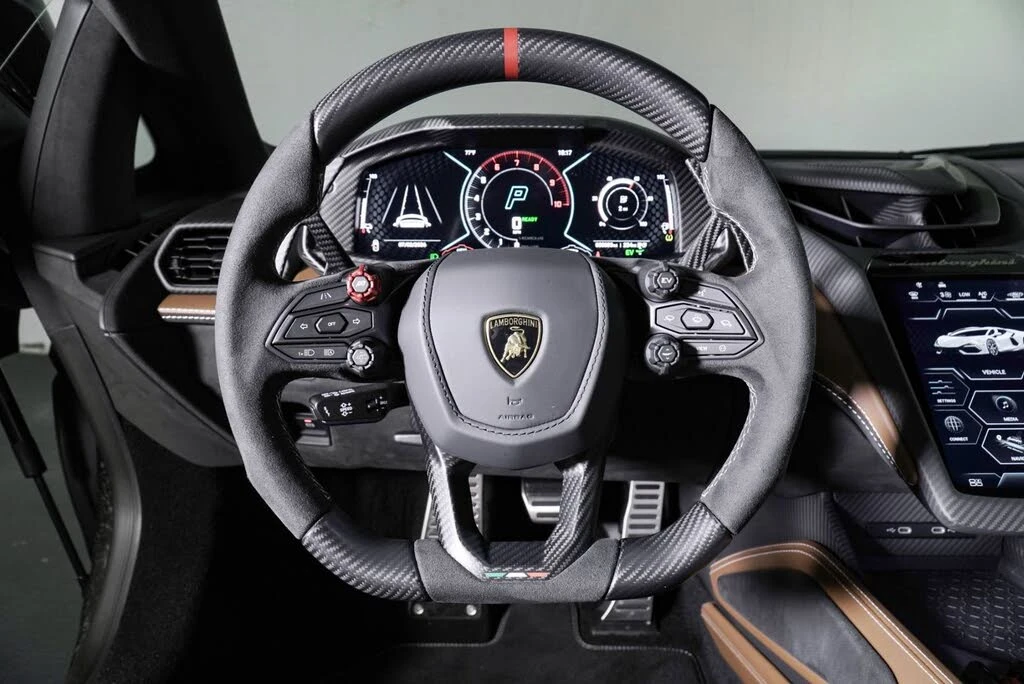 2025 Lamborghini Revuelto - Image 10 of 28