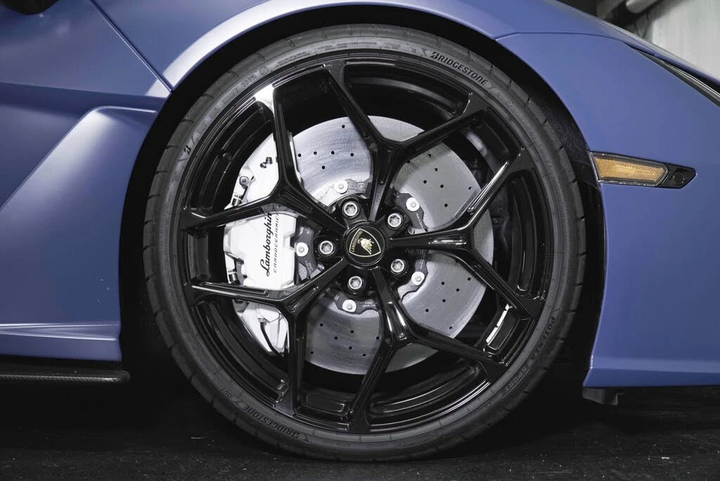 2025 Lamborghini Revuelto - Image 4 of 28