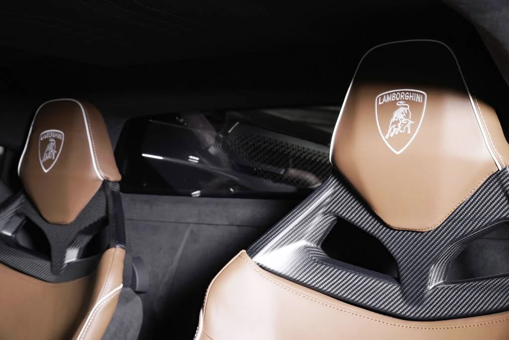 2025 Lamborghini Revuelto - Image 5 of 28