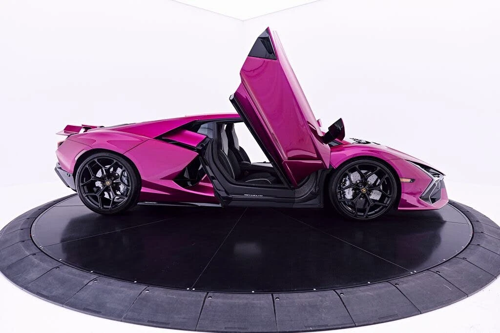 2025 Lamborghini Revuelto - Image 25 of 31