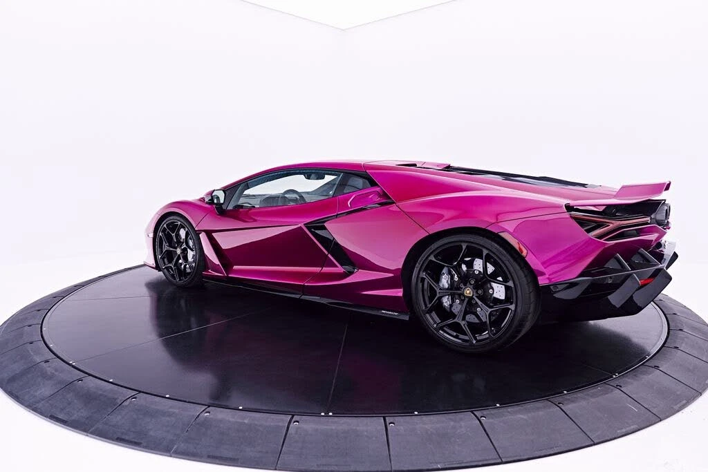 2025 Lamborghini Revuelto - Image 14 of 31