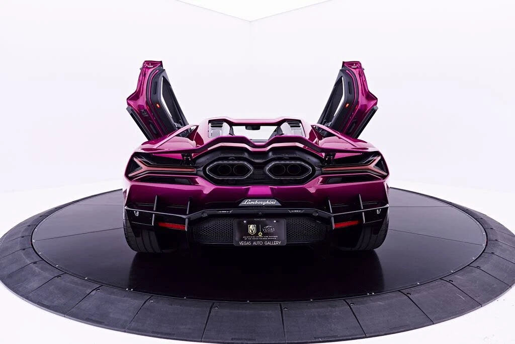 2025 Lamborghini Revuelto - Image 23 of 31