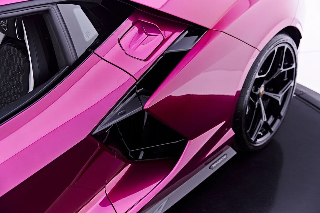 2025 Lamborghini Revuelto - Image 31 of 31