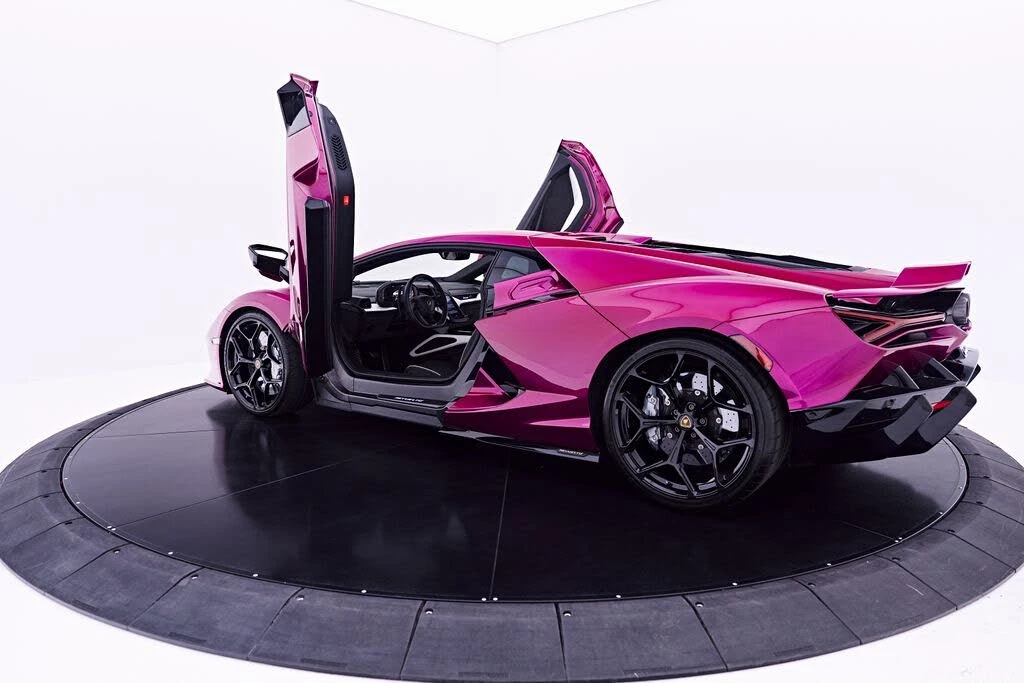2025 Lamborghini Revuelto - Image 22 of 31