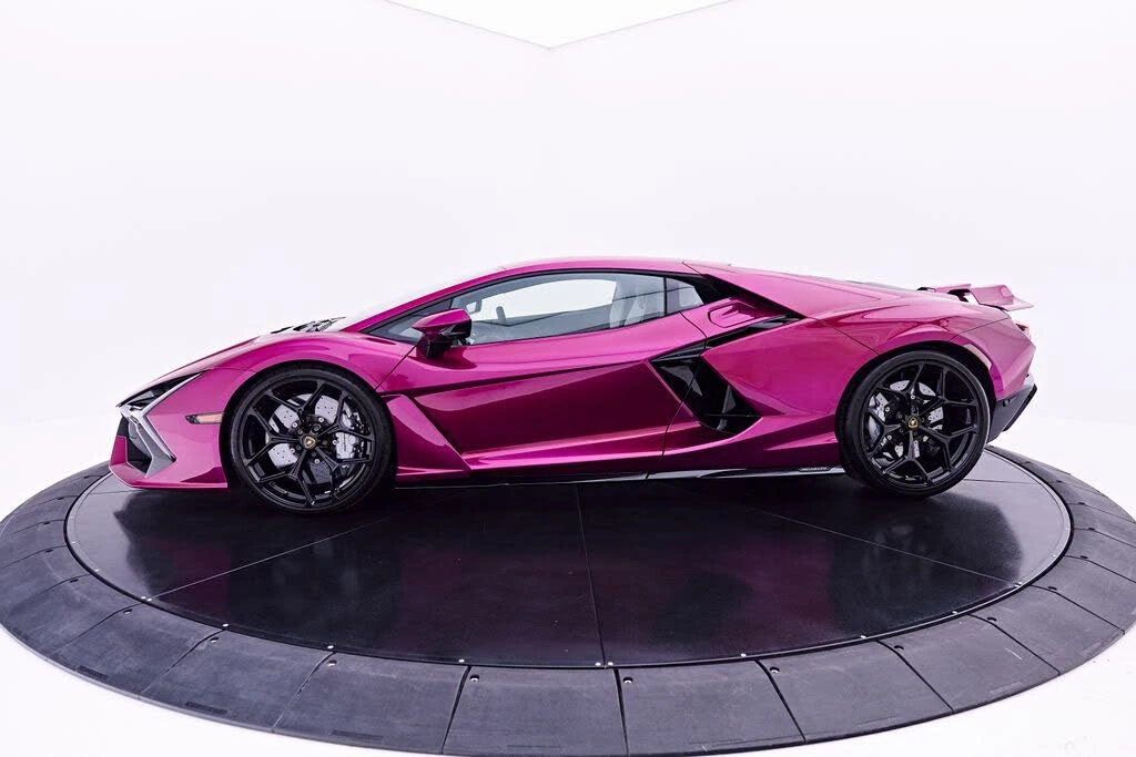 2025 Lamborghini Revuelto - Image 13 of 31
