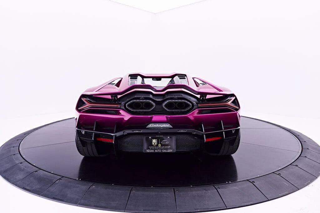 2025 Lamborghini Revuelto - Image 15 of 31