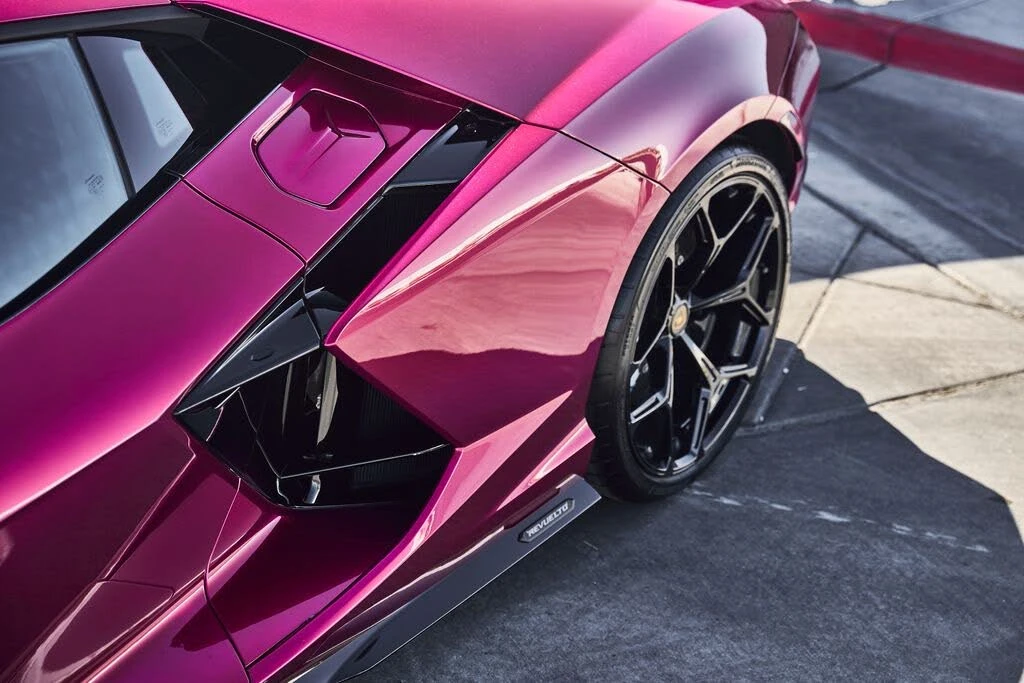 2025 Lamborghini Revuelto - Image 9 of 31