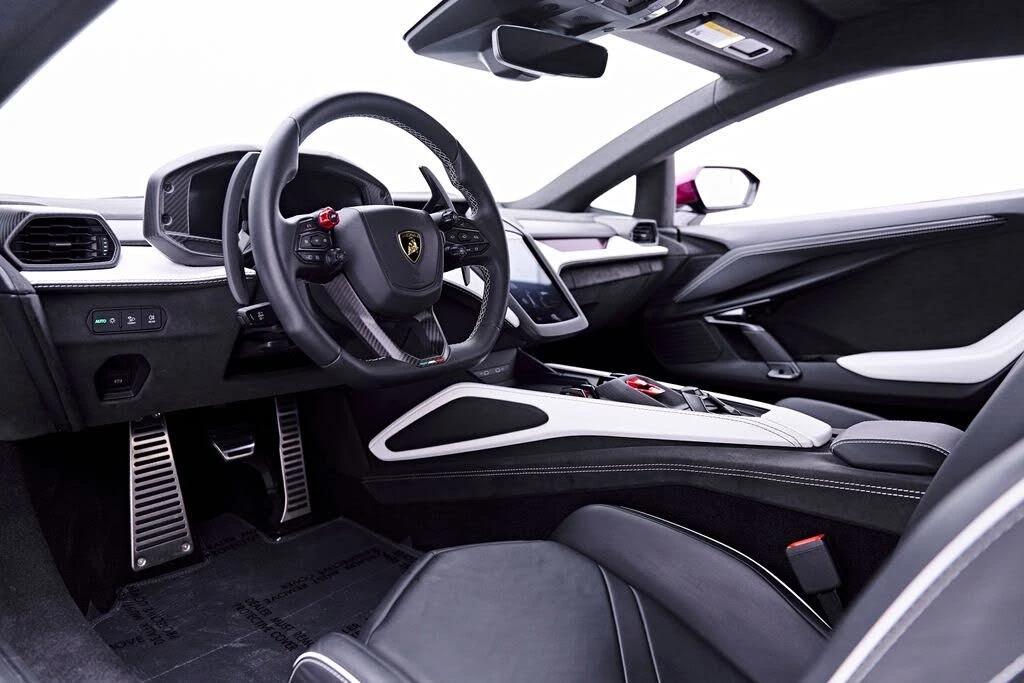 2025 Lamborghini Revuelto - Image 2 of 31