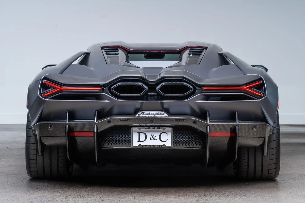 2025 Lamborghini Revuelto - Image 7 of 31