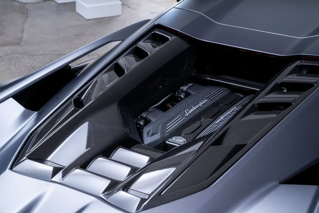 2025 Lamborghini Revuelto - Image 13 of 31