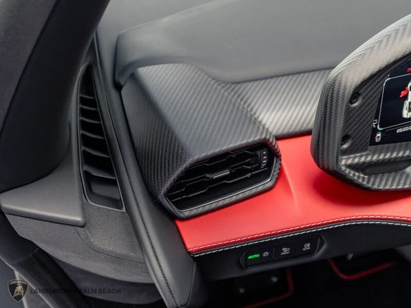 2025 Lamborghini Revuelto - Image 24 of 31