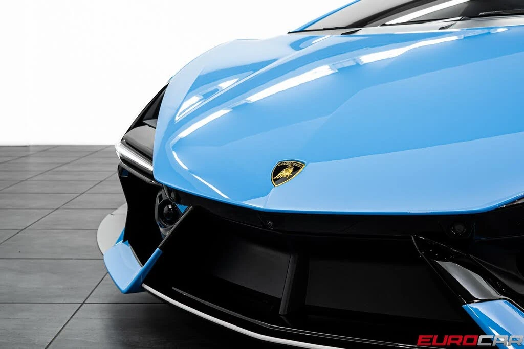 2025 Lamborghini Revuelto - Image 12 of 31