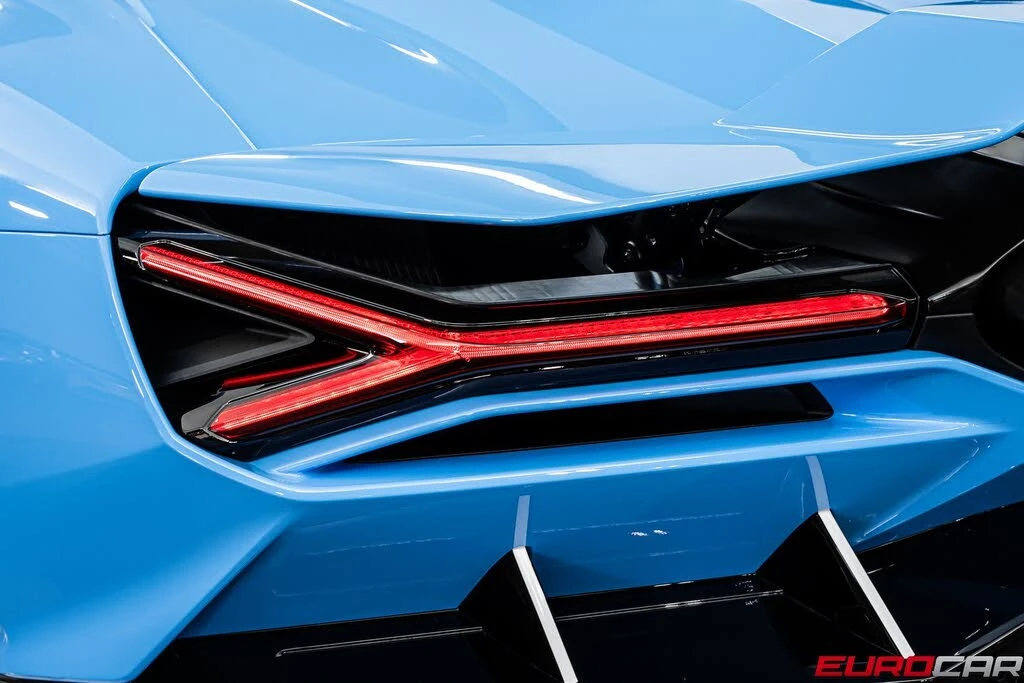 2025 Lamborghini Revuelto - Image 23 of 31