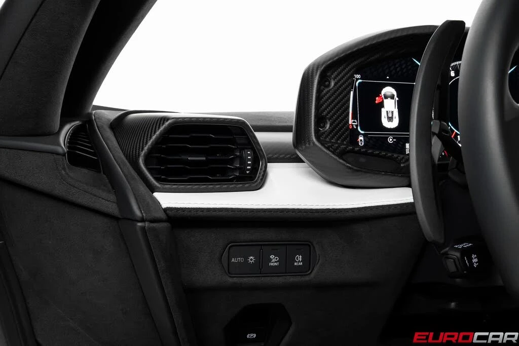 2025 Lamborghini Revuelto - Image 31 of 31