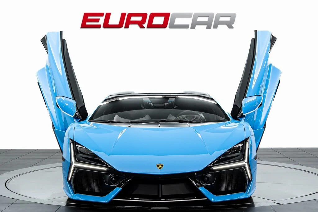 2025 Lamborghini Revuelto - Image 9 of 31