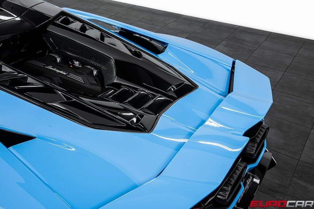 2025 Lamborghini Revuelto - Image 22 of 31