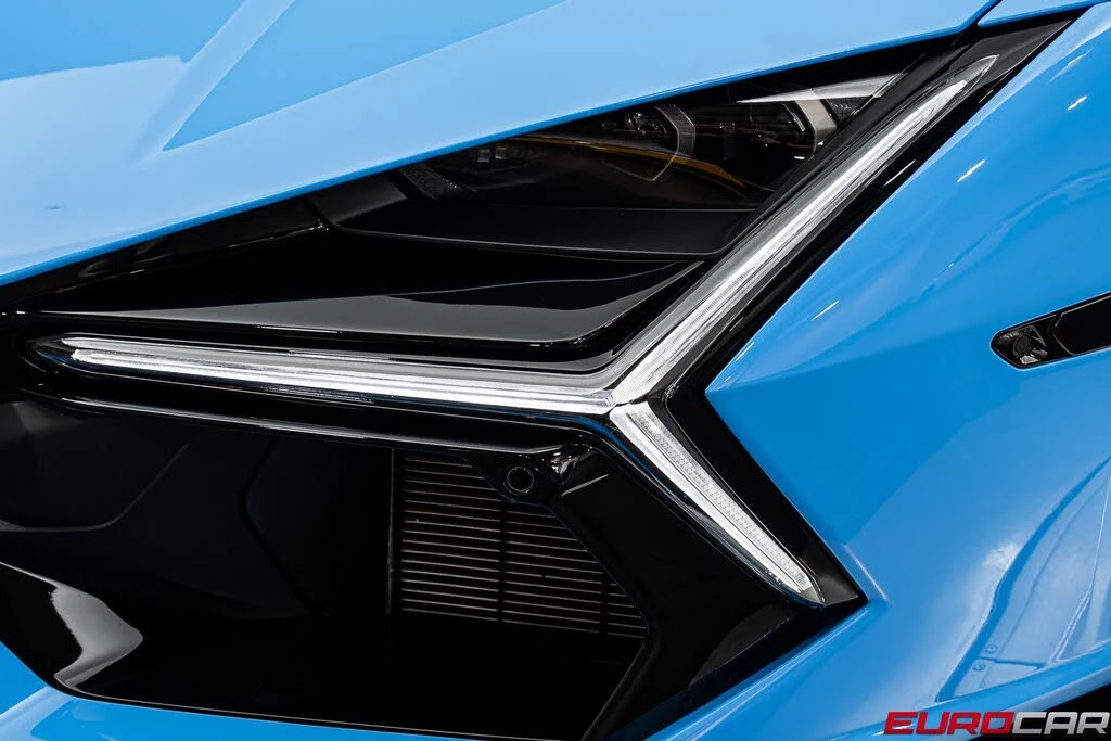 2025 Lamborghini Revuelto - Image 13 of 31