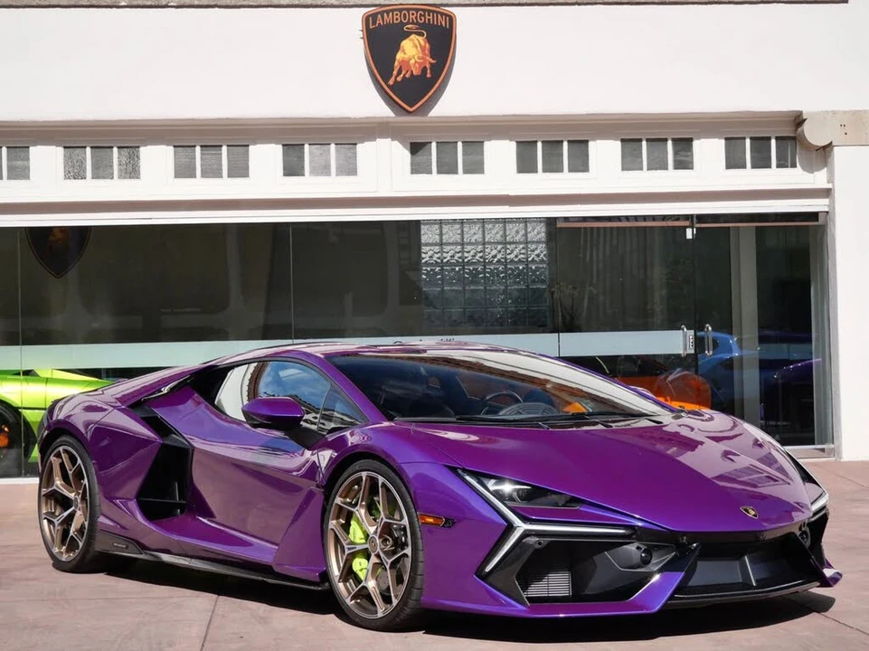 2025 Lamborghini Revuelto - Image 2 of 31