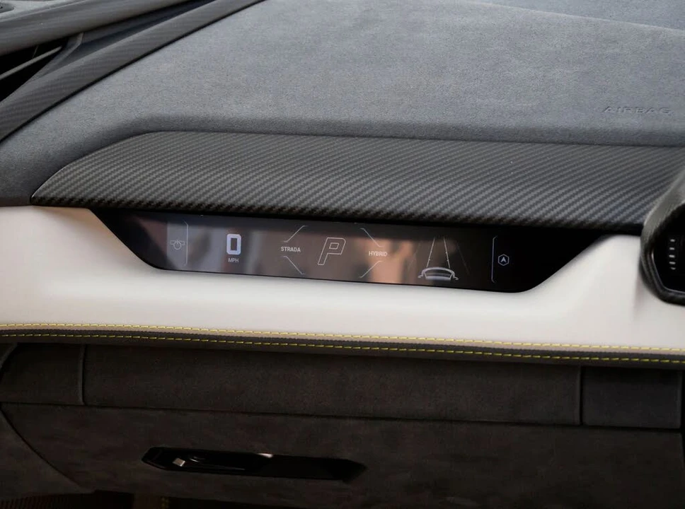 2025 Lamborghini Revuelto - Image 20 of 31