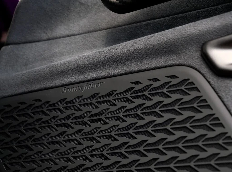2025 Lamborghini Revuelto - Image 19 of 31