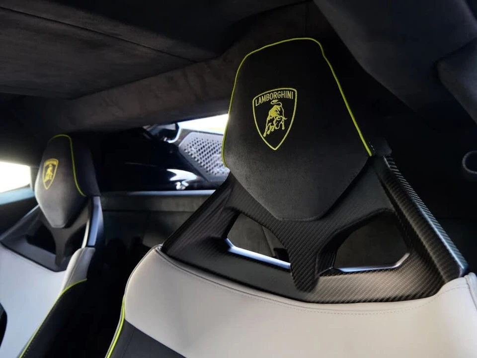 2025 Lamborghini Revuelto - Image 21 of 31