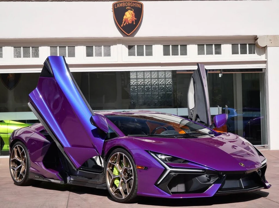 2025 Lamborghini Revuelto - Image 4 of 31