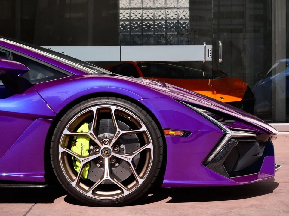 2025 Lamborghini Revuelto - Image 7 of 31