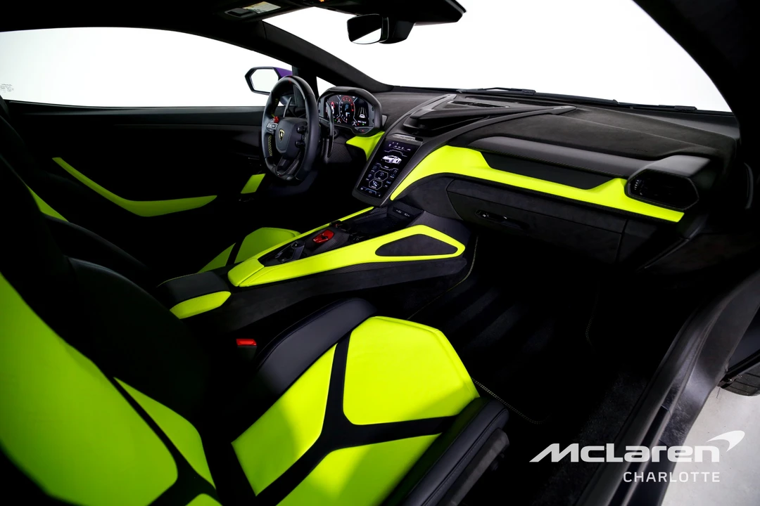 2025 Lamborghini Revuelto - Image 20 of 31