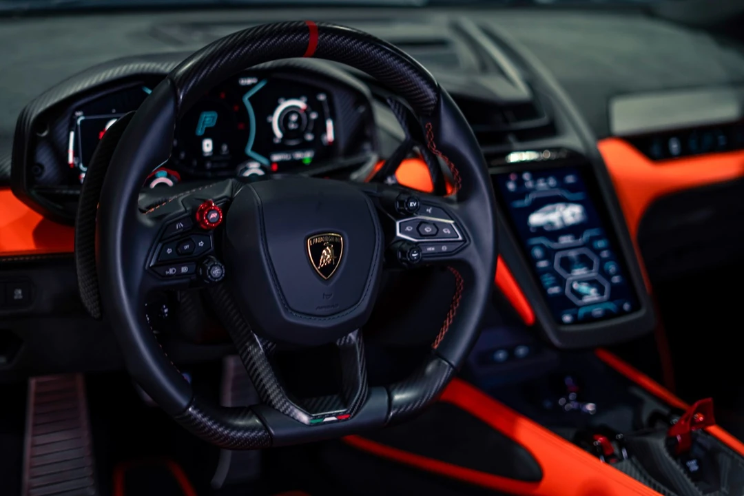 2025 Lamborghini Revuelto - Image 20 of 31
