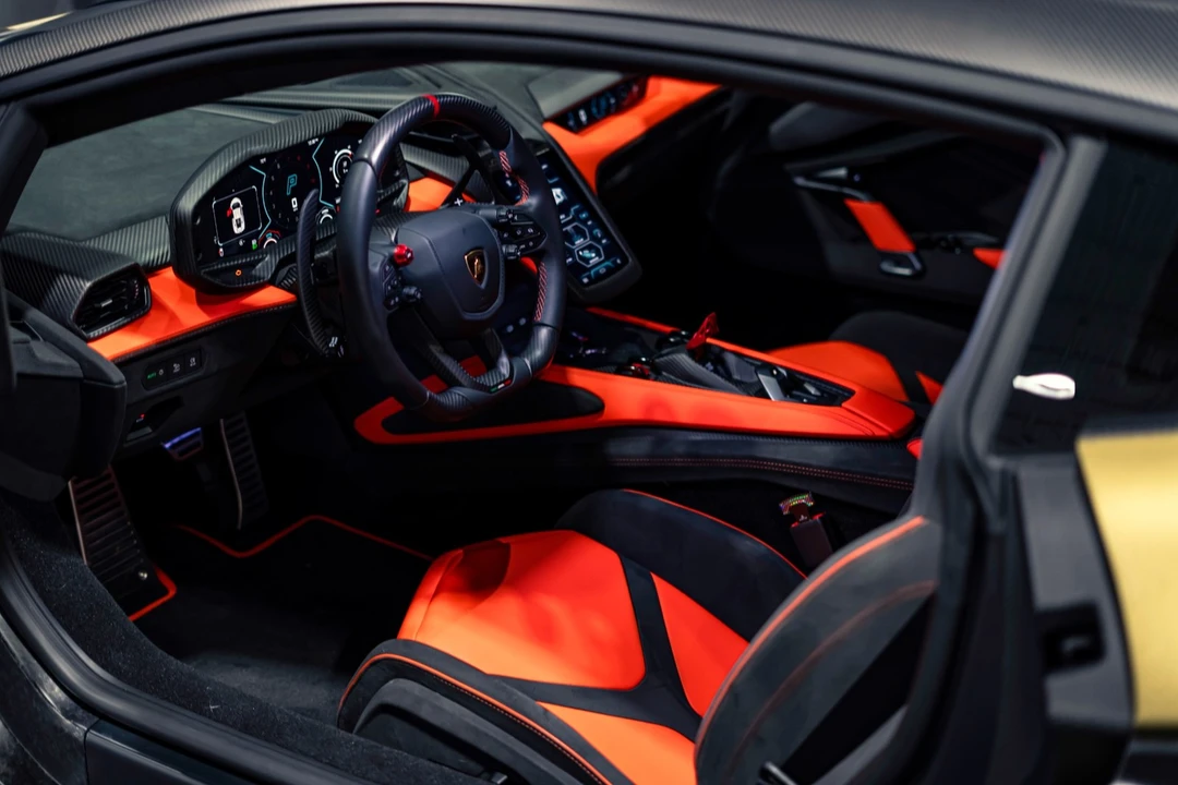2025 Lamborghini Revuelto - Image 2 of 31