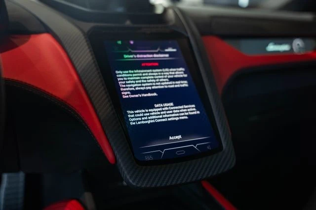 2025 Lamborghini Revuelto - Image 29 of 31