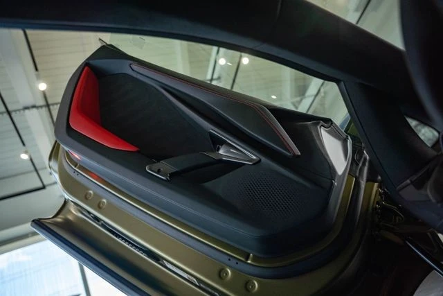 2025 Lamborghini Revuelto - Image 26 of 31