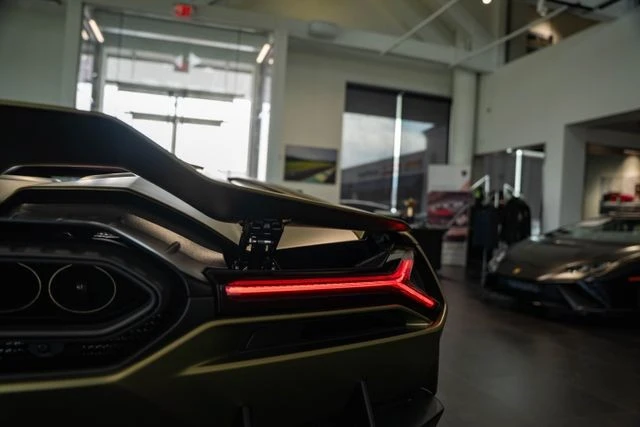2025 Lamborghini Revuelto - Image 20 of 31