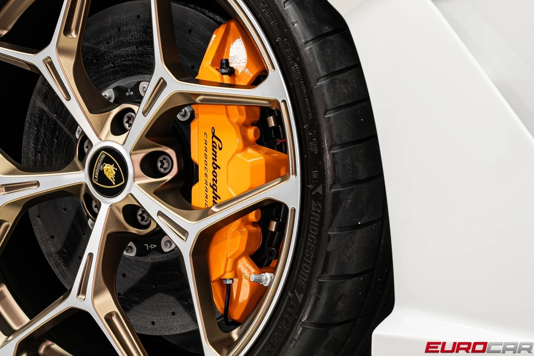 2025 Lamborghini Revuelto - Image 30 of 31