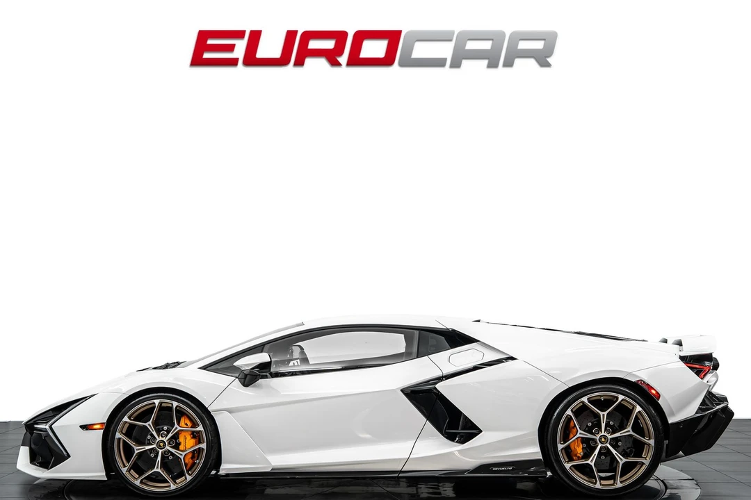 2025 Lamborghini Revuelto - Image 2 of 31