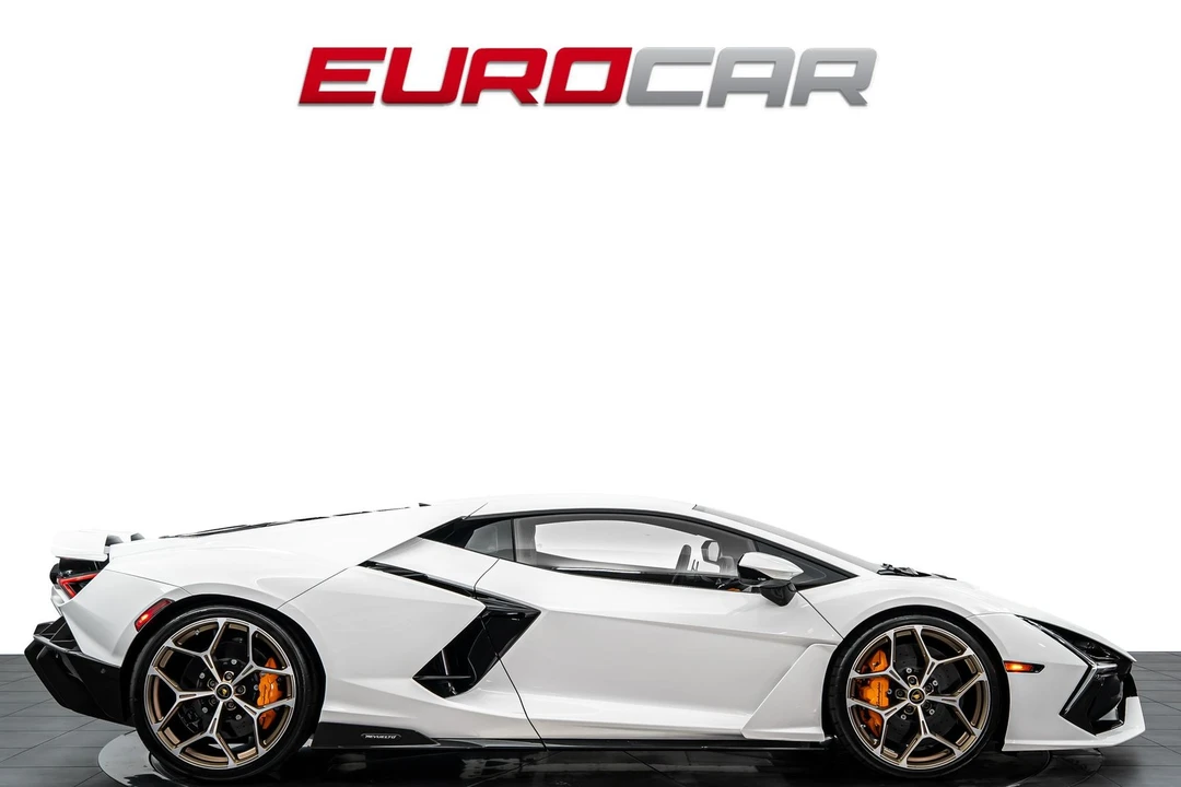 2025 Lamborghini Revuelto - Image 6 of 31